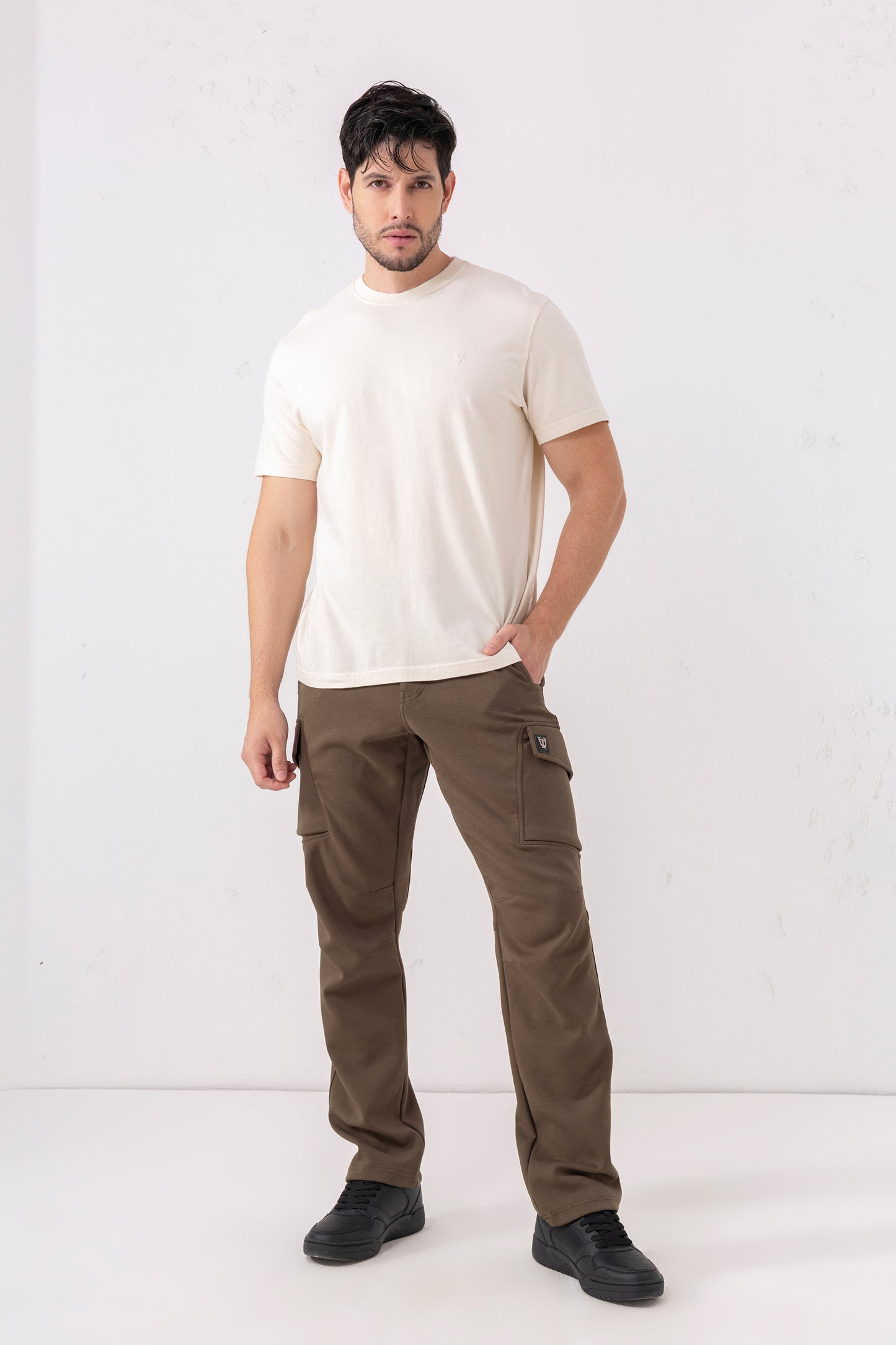 Tactical Excellence – Stretch Khaki Cargo Pants for Men