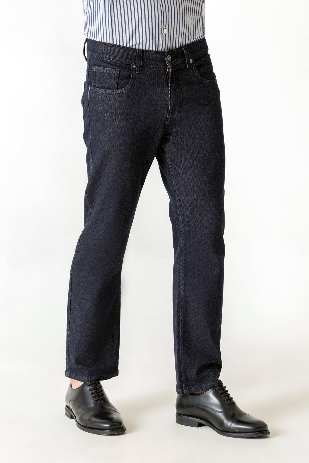 Loose Ankle Indigo Colour Regular Five Pocket Jeans